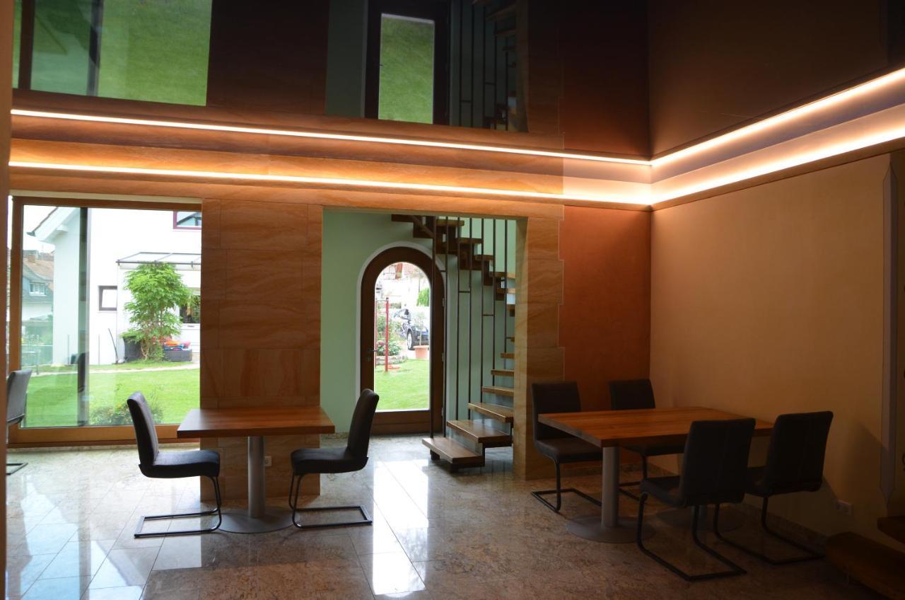 Gaestehaus Alte Glaserei Нойштадт-ан-дер-Вайнштрасе Экстерьер фото